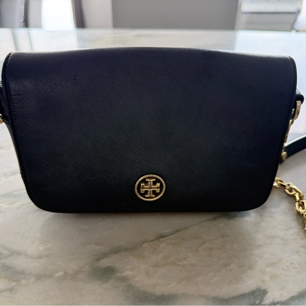 Tory Burch Robinson Flap Crossbody Black and Gold Crossbody Bag